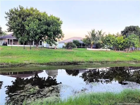 2315 SW Chestnut Lane Port St Lucie FL 34953