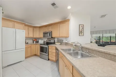 6295 SE Charleston Place Hobe Sound FL 33455