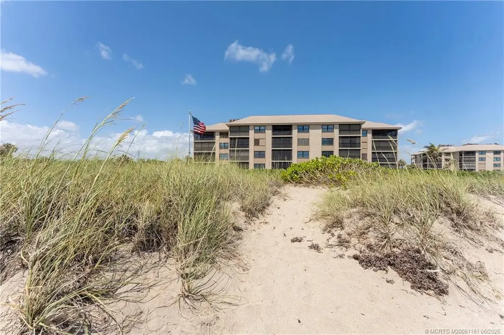 2571 NE Ocean Boulevard Stuart FL 34996