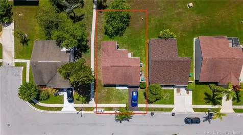2229 SE Brekenridge Circle Port St Lucie FL 34952