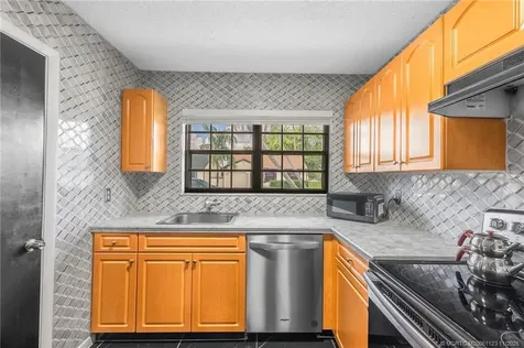 2229 SE Brekenridge Circle Port St Lucie FL 34952