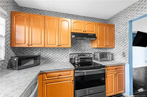 2229 SE Brekenridge Circle Port St Lucie FL 34952