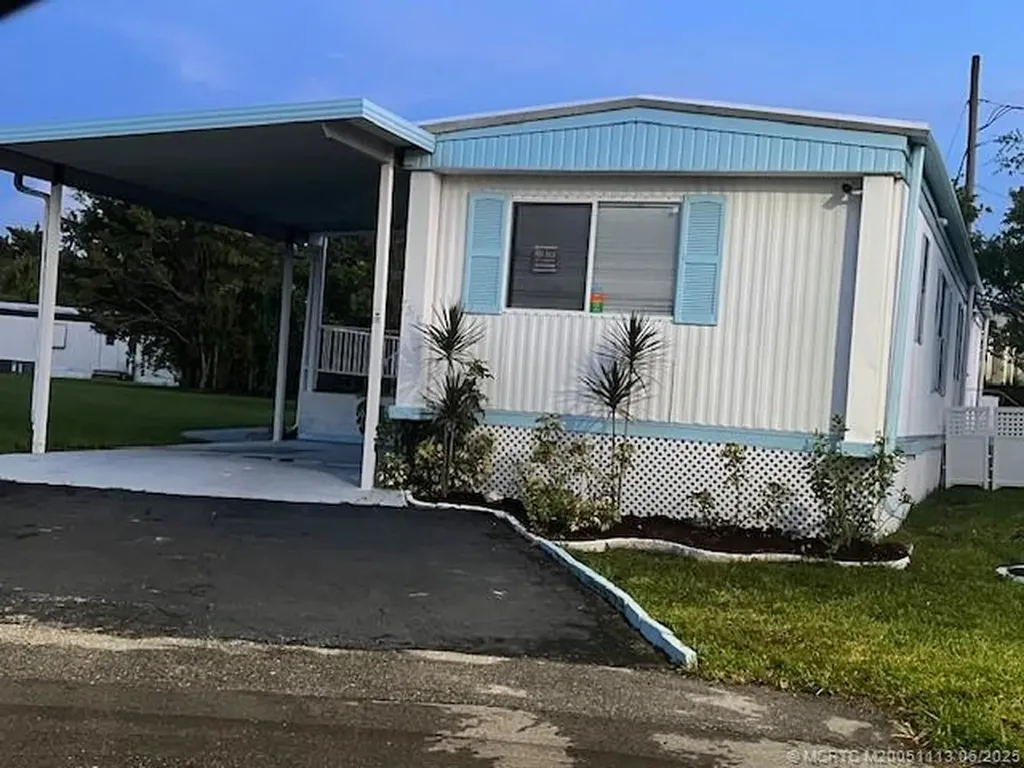 7313 44th Trail N West Palm Beach FL 33404