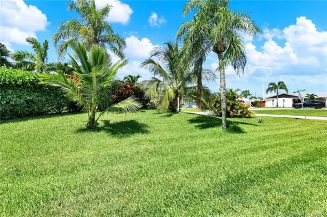 2822 NE Yorkshire Lane Jensen Beach FL 34957