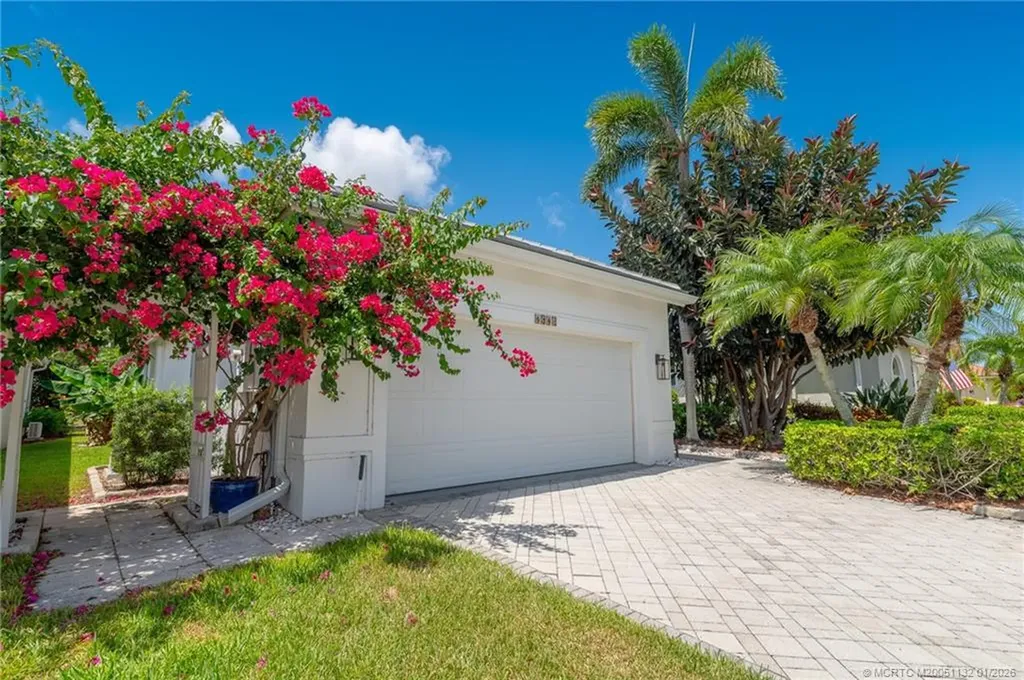 1513 SE Holyrood Lane Port St Lucie FL 34952