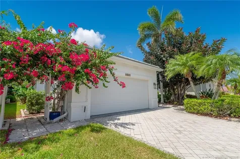 1513 SE Holyrood Lane Port St Lucie FL 34952