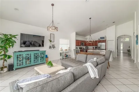 1513 SE Holyrood Lane Port St Lucie FL 34952