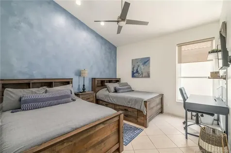 1513 SE Holyrood Lane Port St Lucie FL 34952