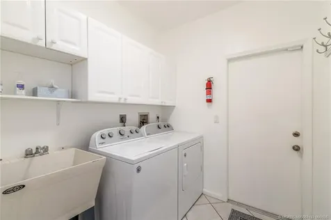 1513 SE Holyrood Lane Port St Lucie FL 34952