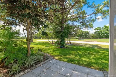 1513 SE Holyrood Lane Port St Lucie FL 34952