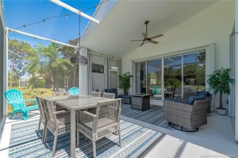 1513 SE Holyrood Lane Port St Lucie FL 34952