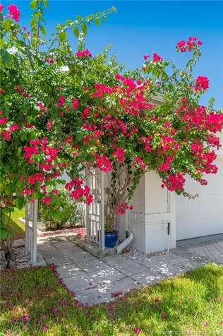 1513 SE Holyrood Lane Port St Lucie FL 34952