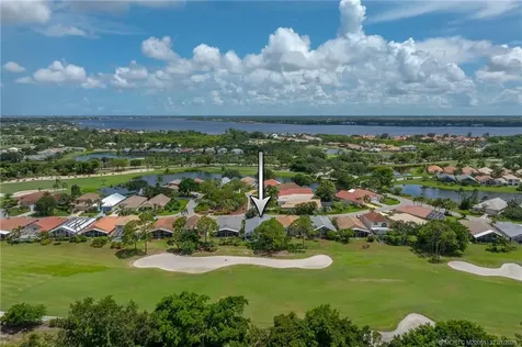 1513 SE Holyrood Lane Port St Lucie FL 34952