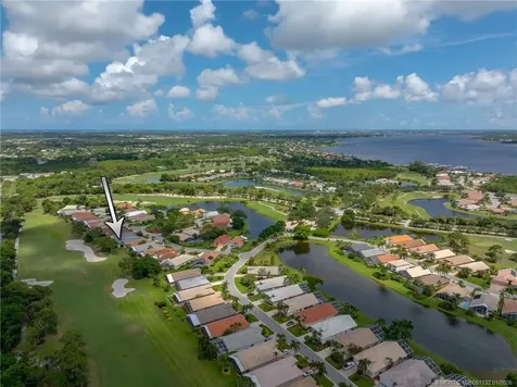 1513 SE Holyrood Lane Port St Lucie FL 34952