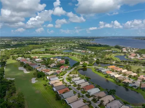 1513 SE Holyrood Lane Port St Lucie FL 34952