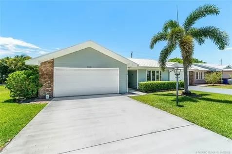 2918 SE Fairway W Stuart FL 34997