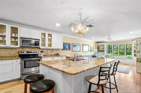 2918 SE Fairway W Stuart FL 34997
