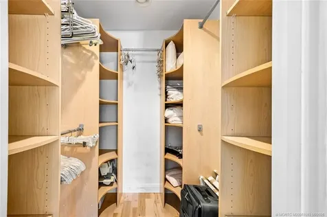 2918 SE Fairway W Stuart FL 34997