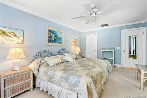 2918 SE Fairway W Stuart FL 34997