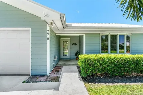 2918 SE Fairway W Stuart FL 34997
