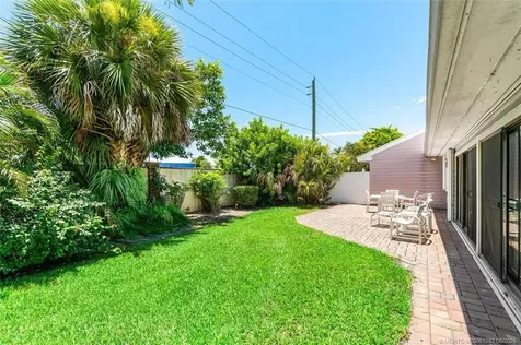 2918 SE Fairway W Stuart FL 34997