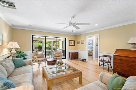 2918 SE Fairway W Stuart FL 34997