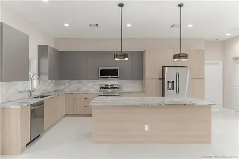 509 SW Nautical Avenue Port St Lucie FL 34984