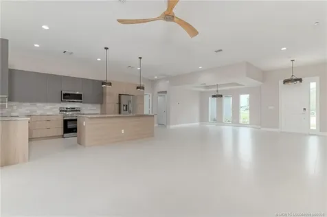 509 SW Nautical Avenue Port St Lucie FL 34984