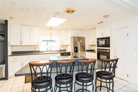 6897 SE Delegate Street Hobe Sound FL 33455