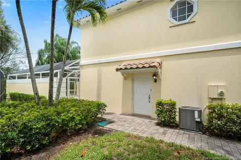 110 Santa Barbara Way Palm Beach Gardens FL 33410