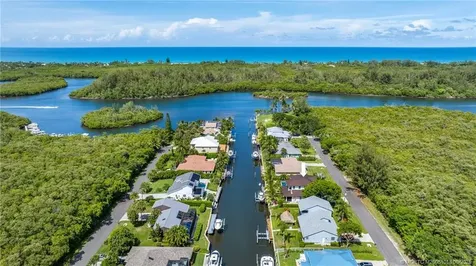 9335 SE Delafield Street Hobe Sound FL 33455