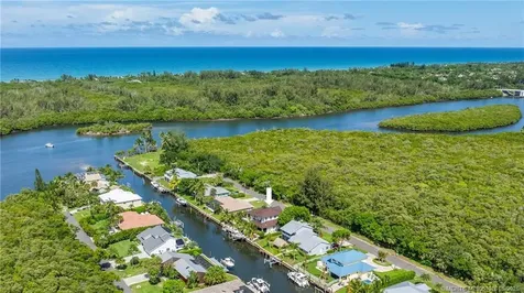 9335 SE Delafield Street Hobe Sound FL 33455