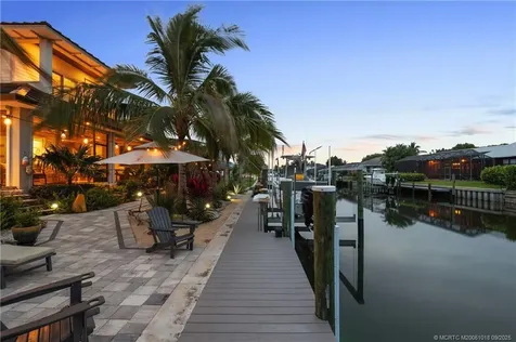 9335 SE Delafield Street Hobe Sound FL 33455