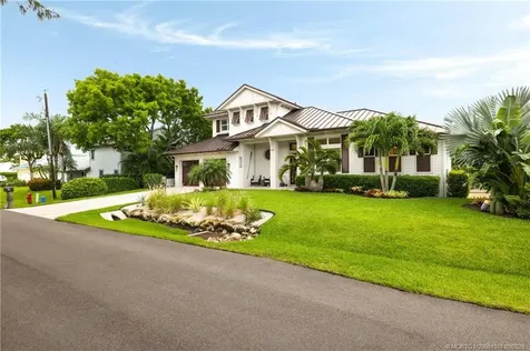 9335 SE Delafield Street Hobe Sound FL 33455