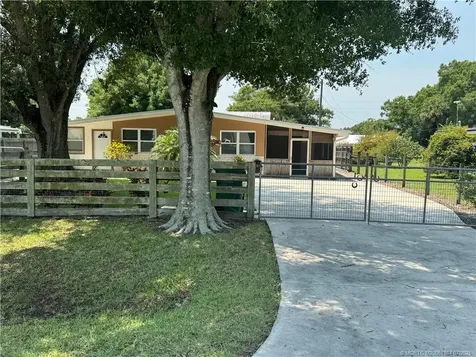 1005 NW 5th Street Okeechobee FL 34972