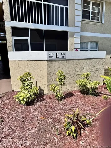 1537 SE Royal Green Circle Port St Lucie FL 34952