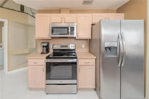 533 SW Kaabe Avenue Port St Lucie FL 34953