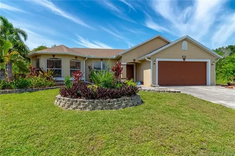 533 SW Kaabe Avenue Port St Lucie FL 34953