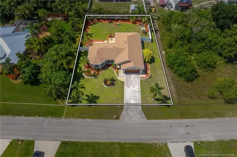 533 SW Kaabe Avenue Port St Lucie FL 34953