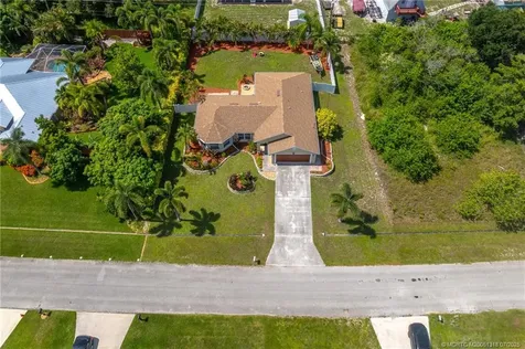 533 SW Kaabe Avenue Port St Lucie FL 34953