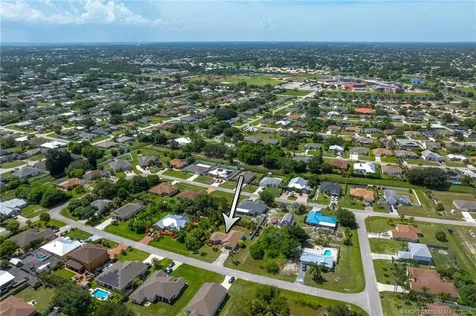 533 SW Kaabe Avenue Port St Lucie FL 34953