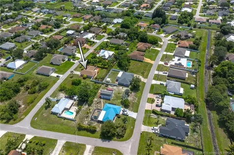 533 SW Kaabe Avenue Port St Lucie FL 34953