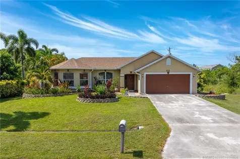 533 SW Kaabe Avenue Port St Lucie FL 34953