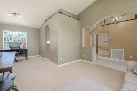 533 SW Kaabe Avenue Port St Lucie FL 34953