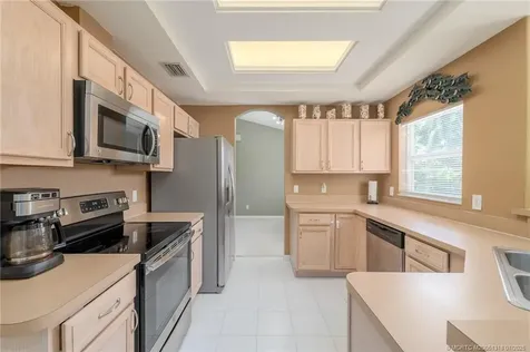 533 SW Kaabe Avenue Port St Lucie FL 34953