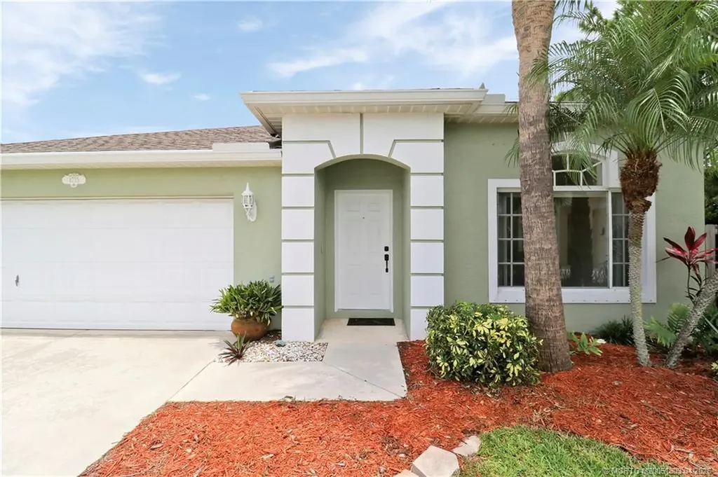 4735 SE Winter Haven Court Stuart FL 34997