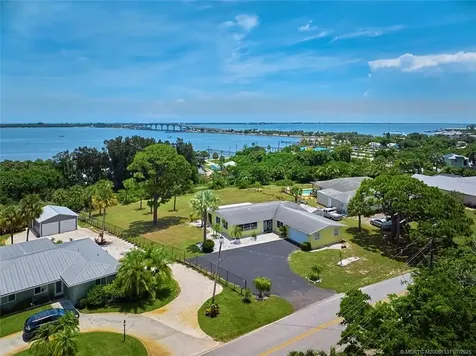 4133 NE Skyline Drive Jensen Beach FL 34957