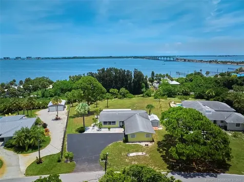 4133 NE Skyline Drive Jensen Beach FL 34957