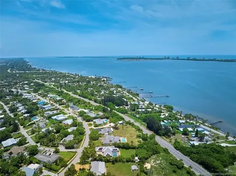4133 NE Skyline Drive Jensen Beach FL 34957