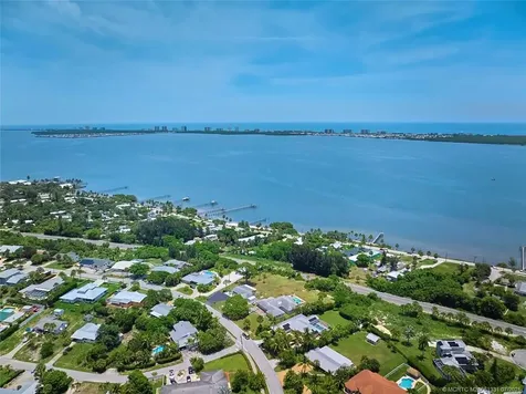 4133 NE Skyline Drive Jensen Beach FL 34957